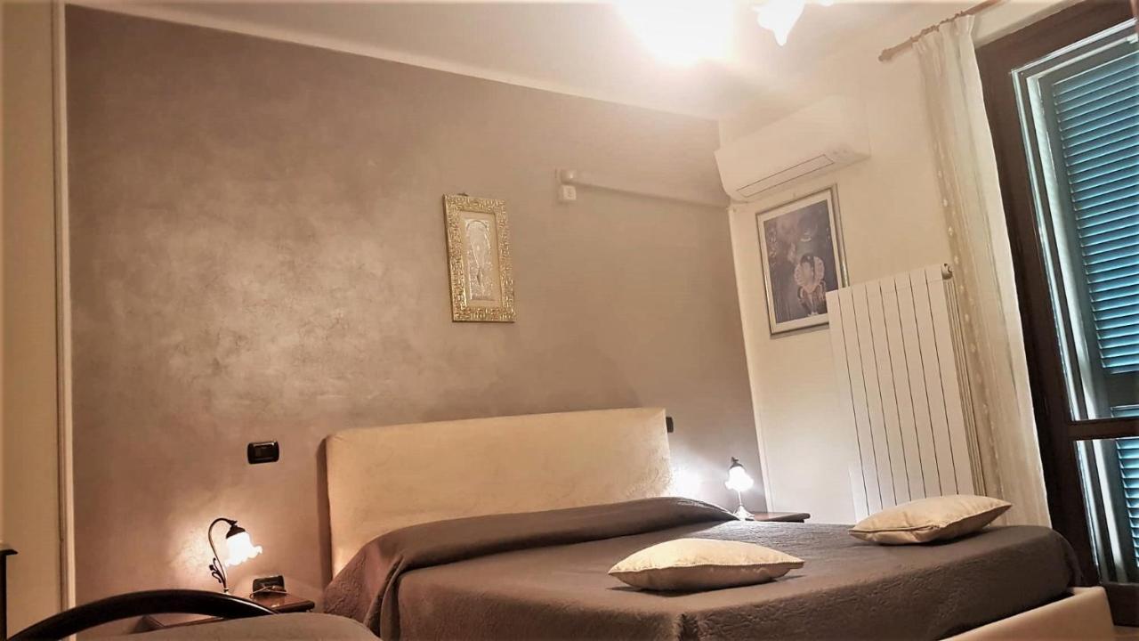 Elisa House Bed & Breakfast โฟลีโญ ภายนอก รูปภาพ